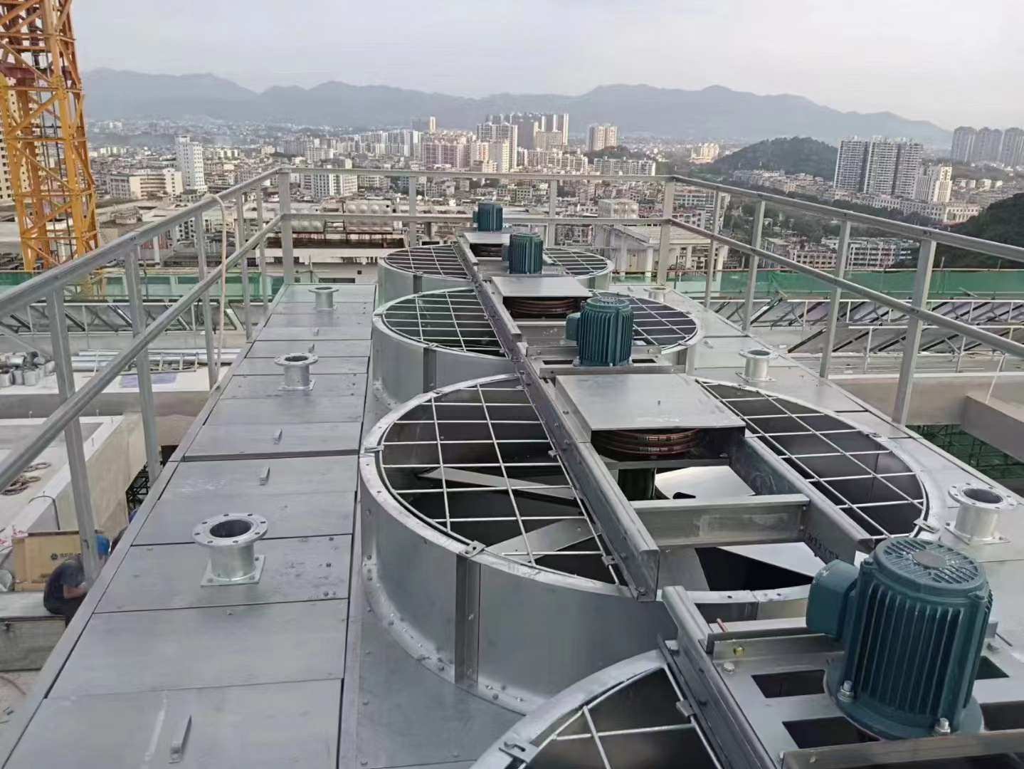 闭式冷却塔用作什么地方比较合适呢？,闭式冷却塔工作原理